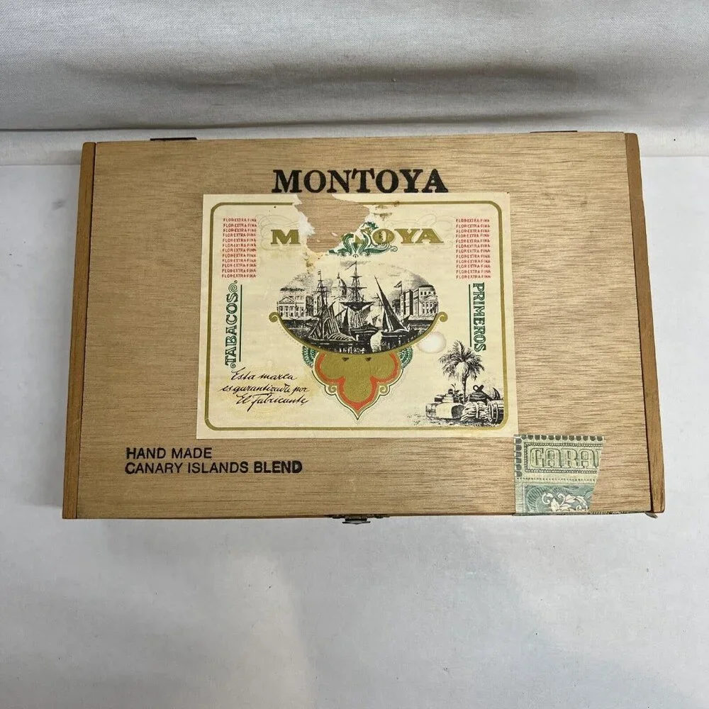 MONTOYA ROYAL CORONA WOODEN CIGAR BOX HAND MADE CANARY ISLAND BLEND